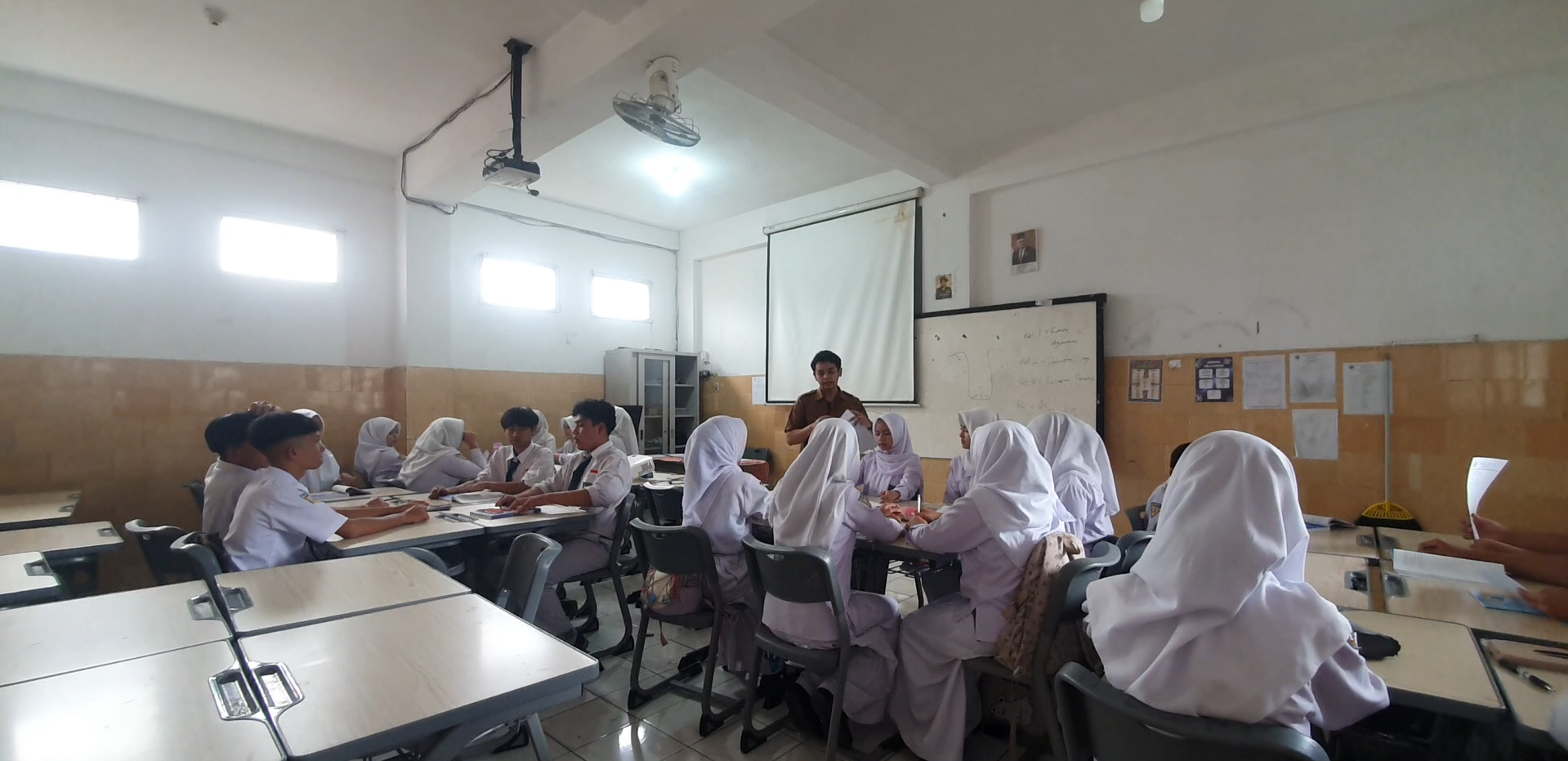 Literasi dan Penguasaan Teknologi